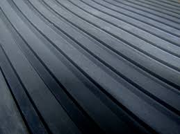 Piso de Goma Bastonado - piso con estrías tipo bastón antideslizante